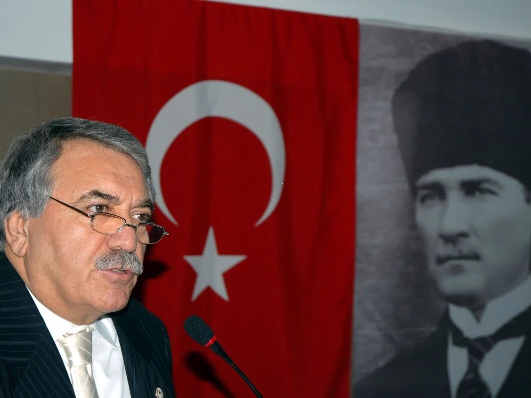 Av. Özdemir Özok’u Vefatının 13. Yılında Rahmet, Özlem Ve Saygıyla Anıyoruz.